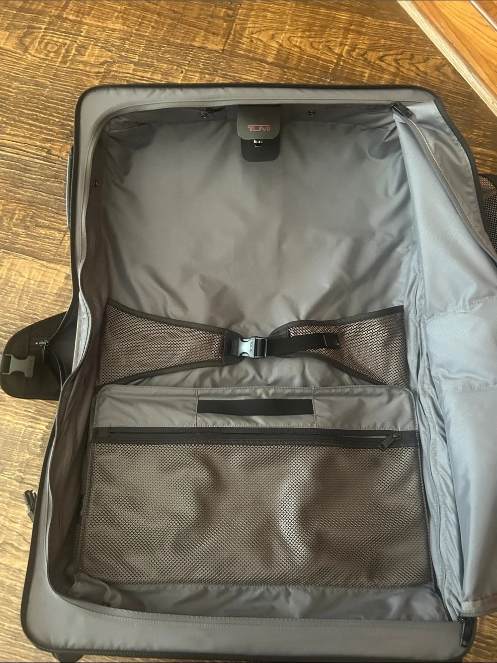 Tumi Black Alpha 2 Garment 4 wheel Carry-On